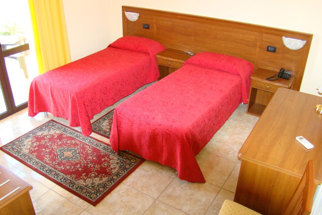 Hotel Ristorante111 Villapiana Bilik gambar